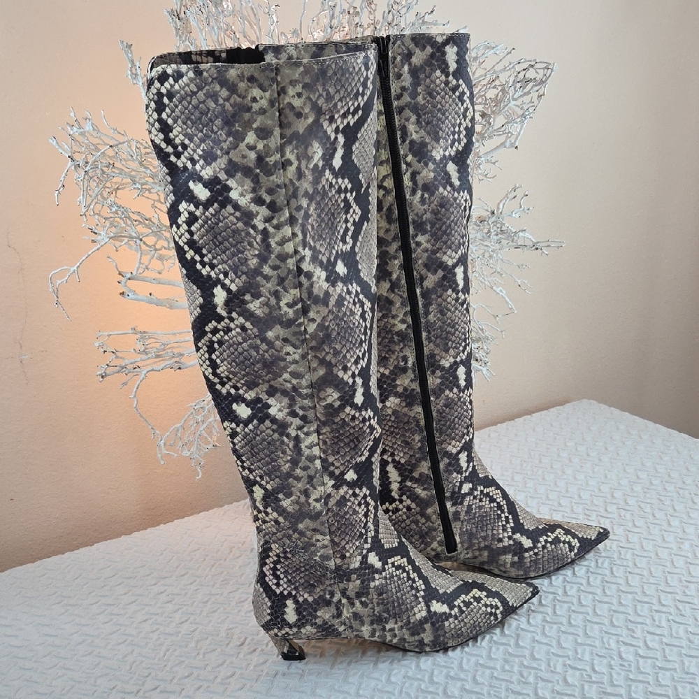 Gianni Bini Leather Boots 6-1/2M Knee High Gray Brown Kitten Heel Snake Pattern - Picture 6 of 16